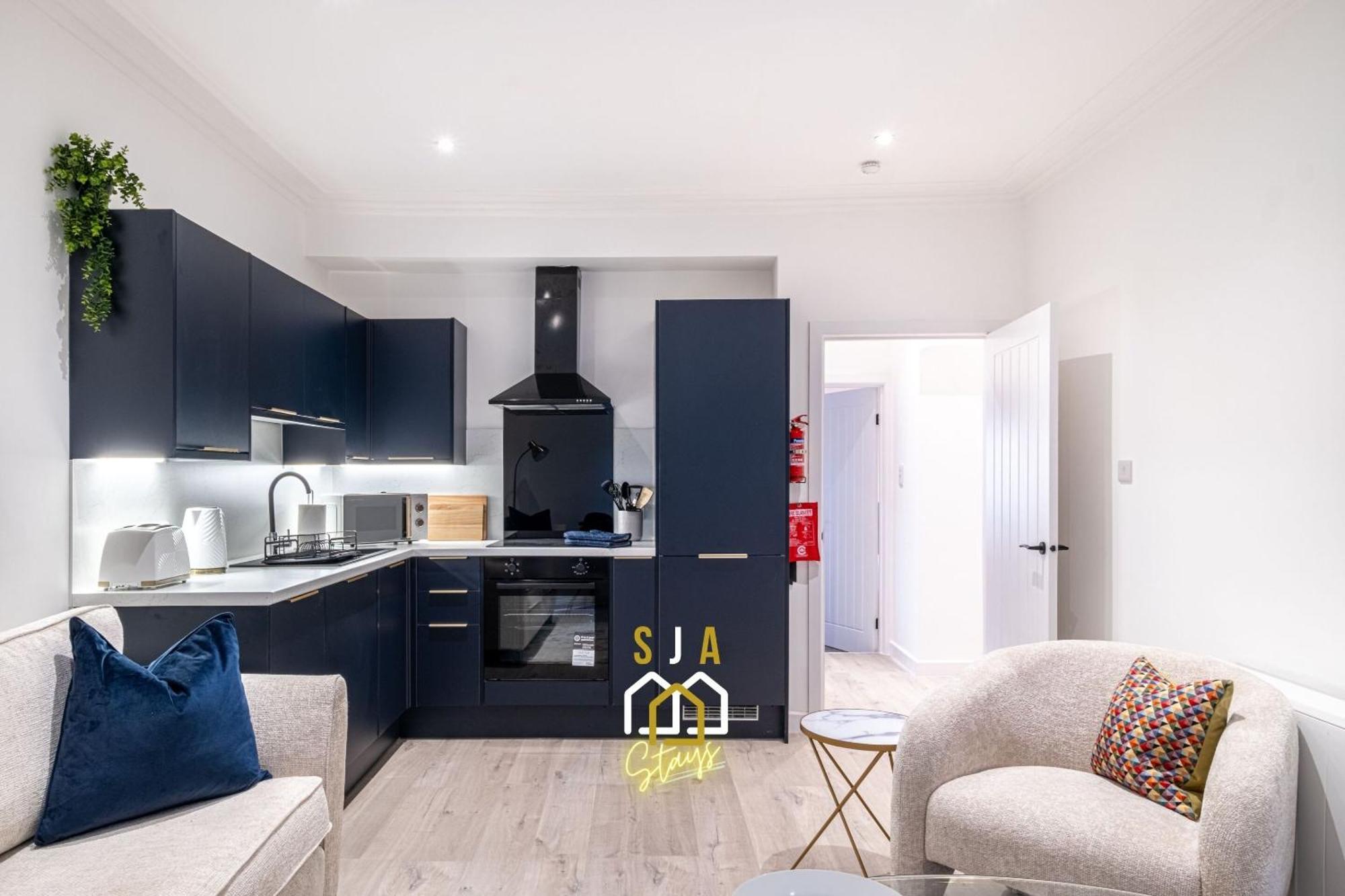 Holburn Hideaway - Sja Stays - Modern 2 Bed Apartment แอเบอร์ดีน ภายนอก รูปภาพ