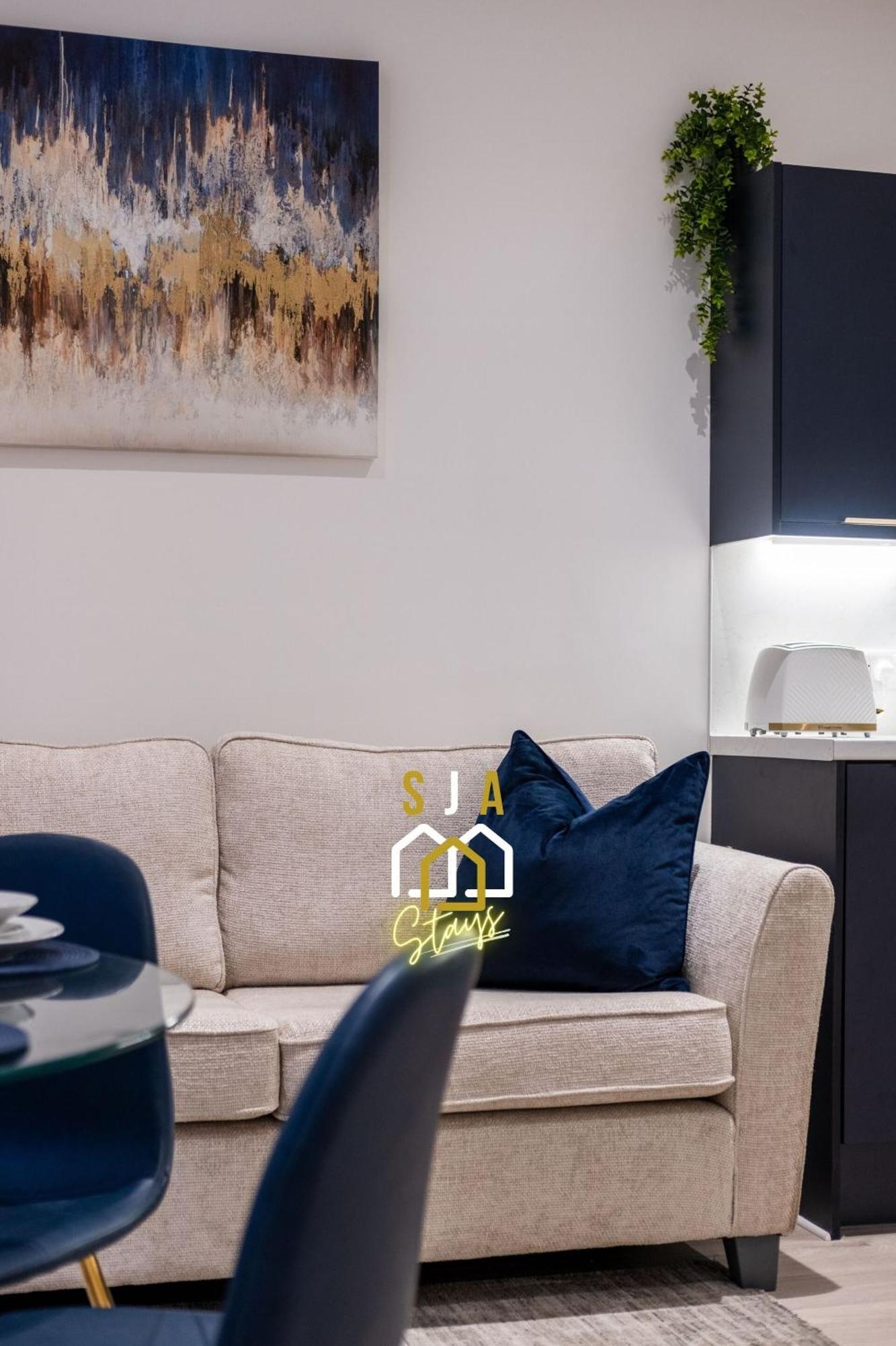 Holburn Hideaway - Sja Stays - Modern 2 Bed Apartment แอเบอร์ดีน ภายนอก รูปภาพ